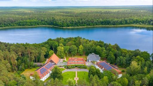 Hotel Döllnsee-Schorfheide - Housity