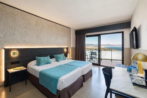 Hotel Puente Real - Housity
