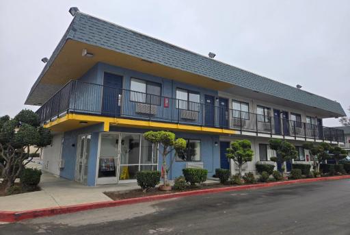 Park Inn by Radisson, Tracy - Housity