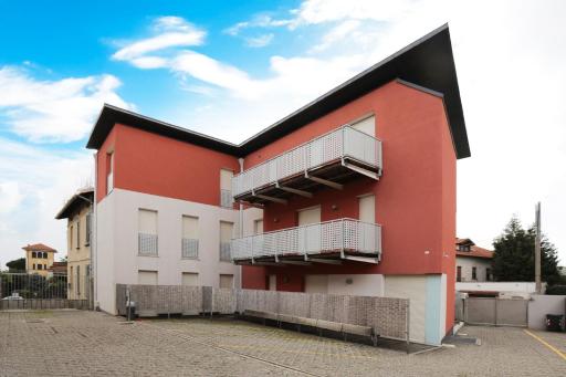 Lago & Monte Varese Apartments near Hospital and University - Housity