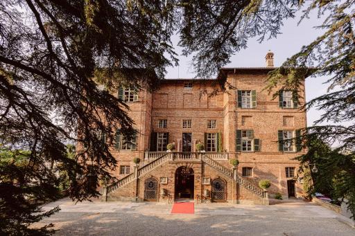 Castello di Casalborgone, Luxury Italian Castle Hotel - Housity