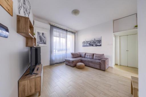 TwelveHolly apartment - Hizvo