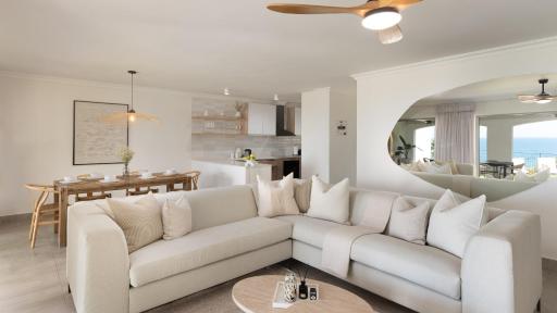 Large sea view, walk to eateries, loadshed free - Housity