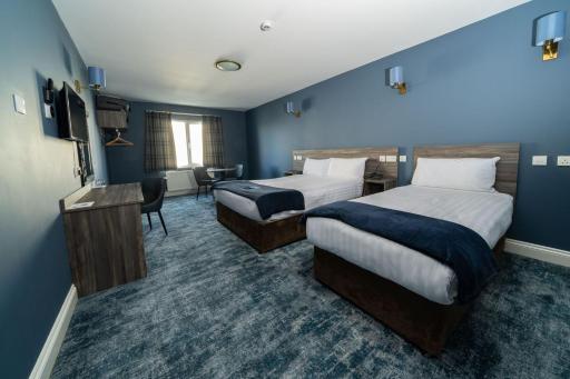 Inn On The Coast - Housity