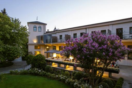 Alter Hotel - Housity