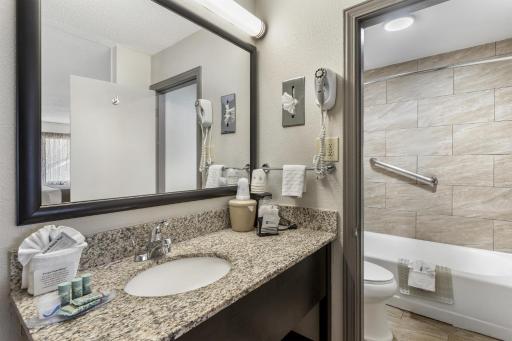 Best Western Asheville-Blue Ridge Parkway - Housity