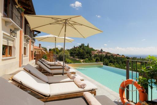 Alle tre Colline - Housity
