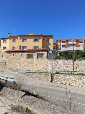 La murallita de Aroa - Housity