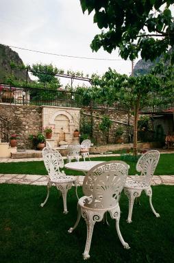 Epavli Antonis - Housity