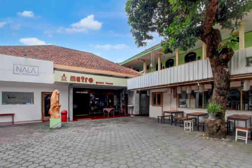 OYO 95140 Metro Guest House - Housity