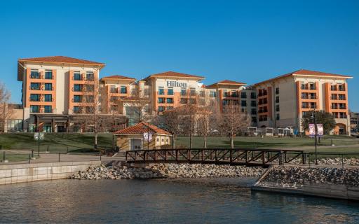 Hilton Dallas/Rockwall Lakefront Hotel - Housity