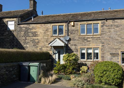 BIRDS EDGE COTTAGE - Luxury 2 Bedroom Cottage with Amazing Views, Near Holmfirth in Yorkshire - Housity