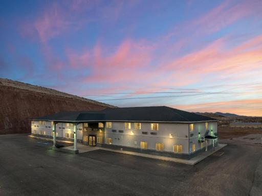 Quality Inn & Suites Salina National Forest Area - Housity