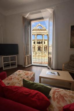 Apartamentos Templo Diana -Vistas Históricas- - Housity