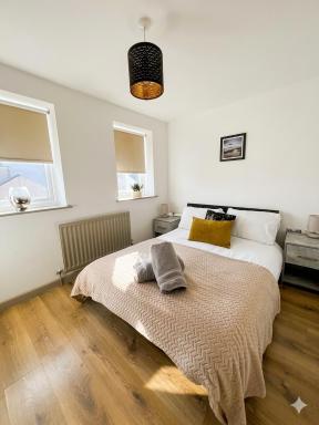 Hightide Seaside Apartment with Beach & Spanish City Views - Housity