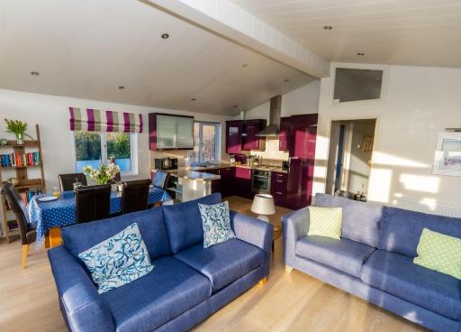 Charming Kingfisher Lodge, sleeps 5 Newton Ferrers - Housity