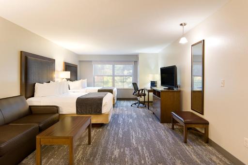 ClubHouse Hotel and Suites - Housity