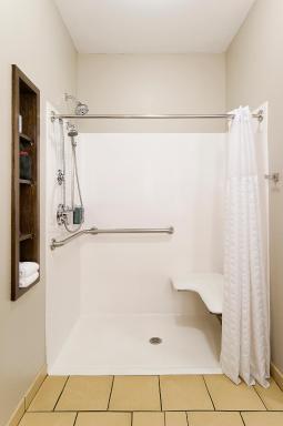 ClubHouse Hotel and Suites - Housity