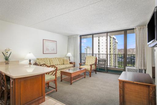 Aston at the Waikiki Banyan - Housity