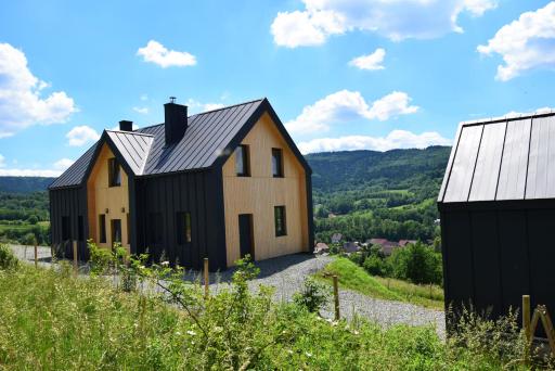 Osada Dzikie Wino - Housity