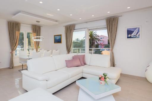 The Adriatic Pearl Split - Housity