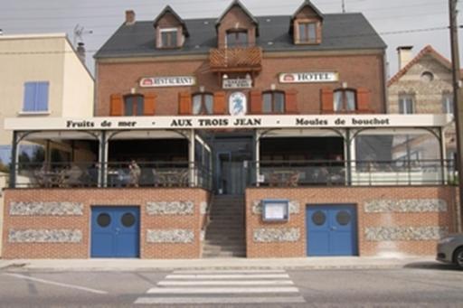 Aux Trois Jean - Housity