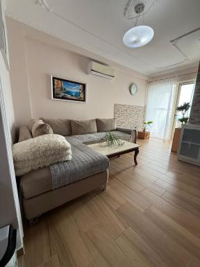 Seaview Luxury Apartment - Housity