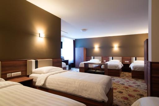 Hotel King's Court - Housity