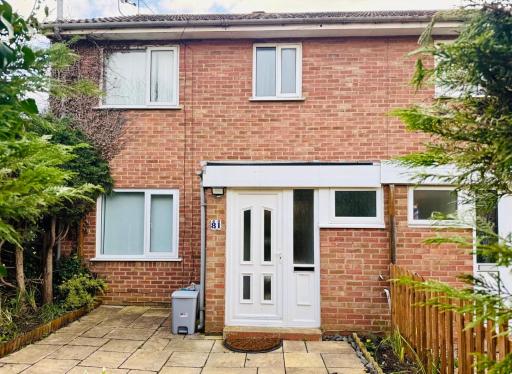 Spacious 4BR House in Wellingborough Long Stays - Housity