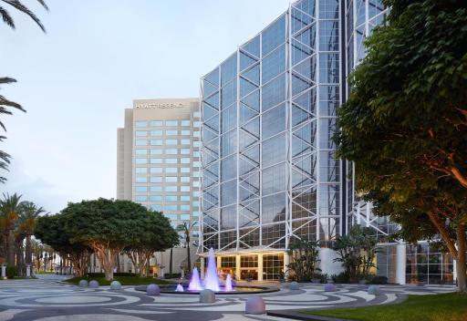 Hyatt Regency Orange County - Housity