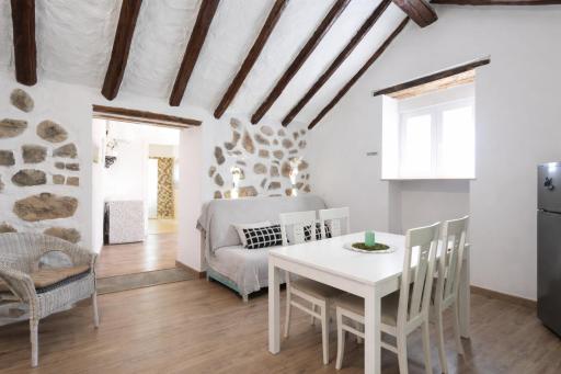 Canary House - Housity