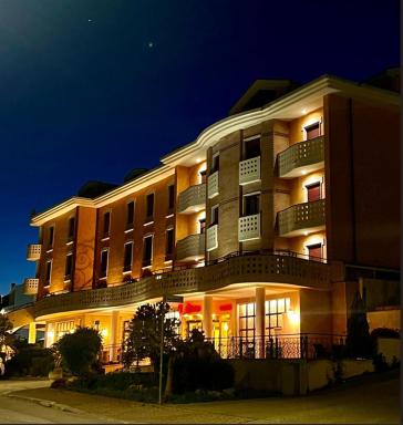 Hotel Valle Rossa - Housity