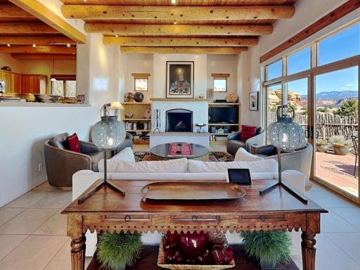 Bishops Lodge Villa Corazones, 3 Bedrooms, Sleeps 6, Fireplaces, WiFi, - Housity