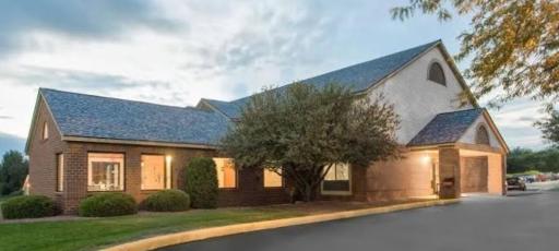 Dodgeville inn & suites - Housity