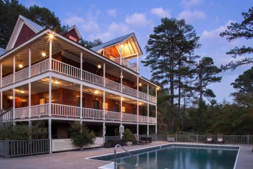 Glen-Ella Springs Inn - Housity
