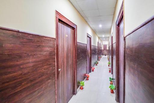 Hotel Aura Residency - Hizvo