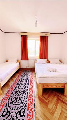 Umai House Karakol - Housity