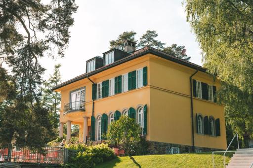 Beachfront · Private Beach Travel Proud Hotel Villa Rainer - Housity