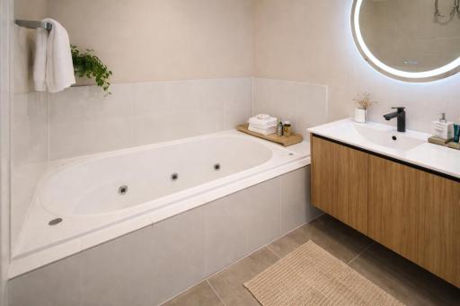 De\'Vine Escape - Housity