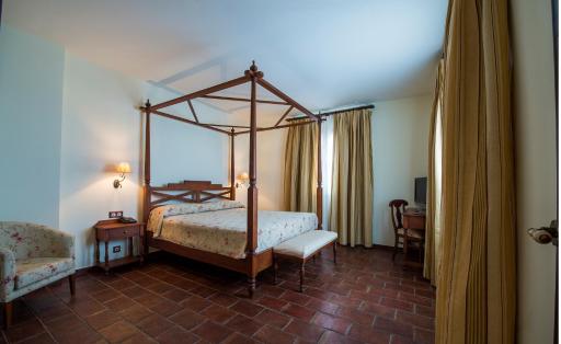 Hospedium Hotel Cortijo Santa Cruz - Housity