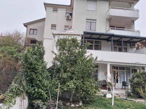 Guesthouse Sanja - Apartments 212 - Housity
