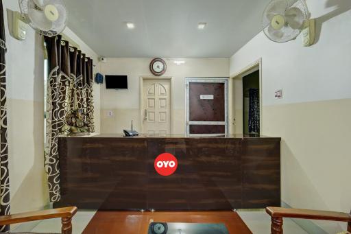 OYO Flagship Hotel Shiva Tripti & Banquet Hall - Housity