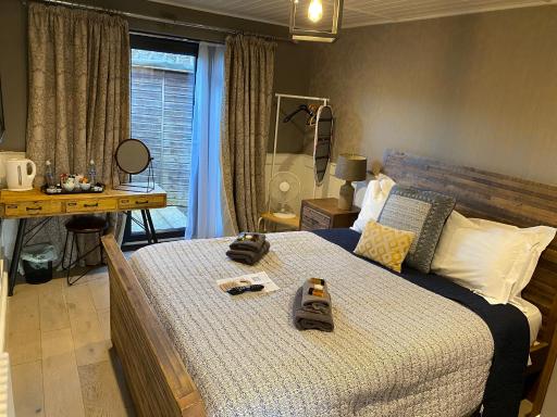 The Tower Arms Hotel - Housity