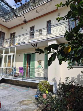 B&B Oasi di Frattamaggiore - Housity