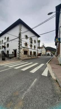 Hostal Betelu - Housity