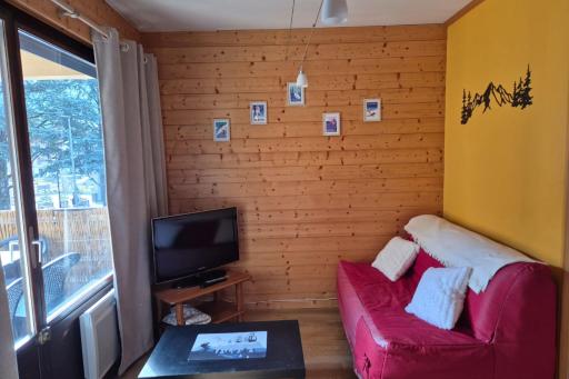 Apt in St Jean de Sixt Heart with Balcony - Housity