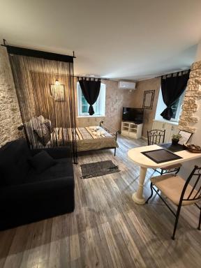 Old Town Apartment - Hizvo