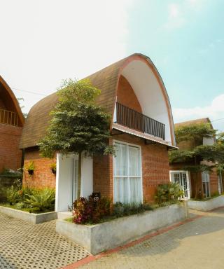 Pakuhaji Highland Ecoresort - Housity