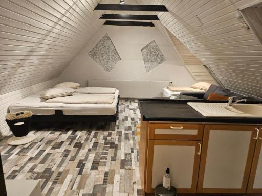 Trandafir Guesthouse - Housity