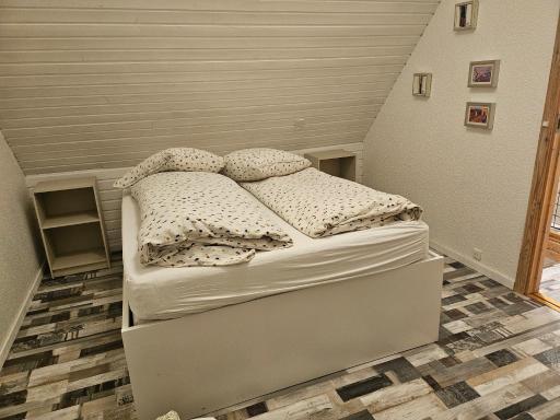 Trandafir Guesthouse - Housity